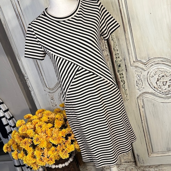 MANGO Casual Short Sleeve Striped Black and White Women's Dress - Picture 2 of 10